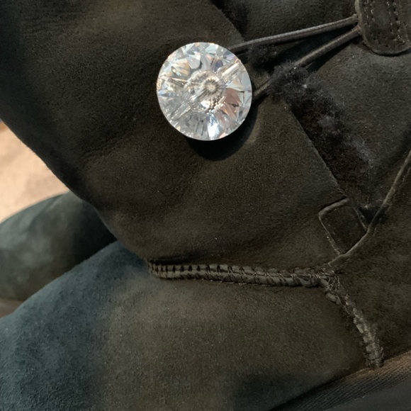 UGG Black Suede Boots with Logo - Picture 4 of 7